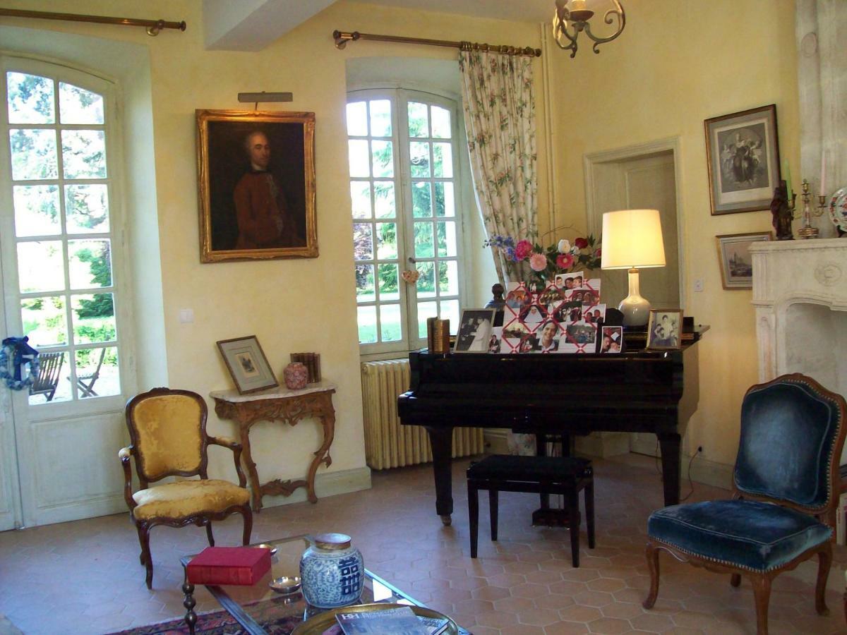 Chateau La Gentilhommiere Du Puits Notre-Dame 30 Rue De L'Eglise 24110 Saint Leon Sur L'Isle Eksteriør bilde