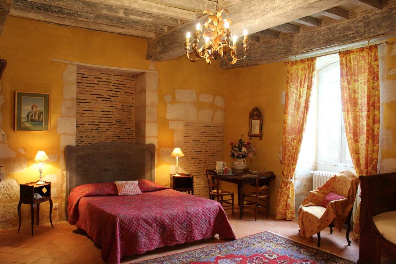 Chateau La Gentilhommiere Du Puits Notre-Dame 30 Rue De L'Eglise 24110 Saint Leon Sur L'Isle Eksteriør bilde
